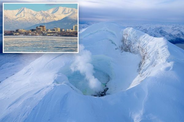 Alaska’s Mount Spurr: Earthquake Swarm Silences Vital Volcano Monitoring