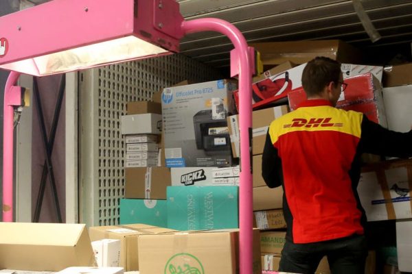 DHL Halts High-Value US Shipments Amid Tariff Turmoil