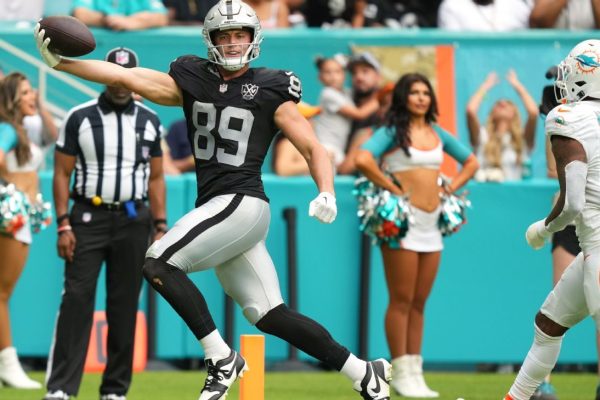 2025 Fantasy Football Tight End Rankings: Top 30 Players Profiled