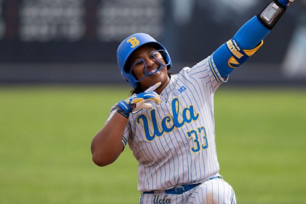 College Softball Shake-Up: Week 9 Top 25 Rankings & Must-See Matchups!