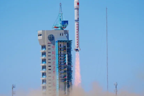 China Launches First Pieces of Orbital Supercomputer: A Giant Leap for Space-Based AI?