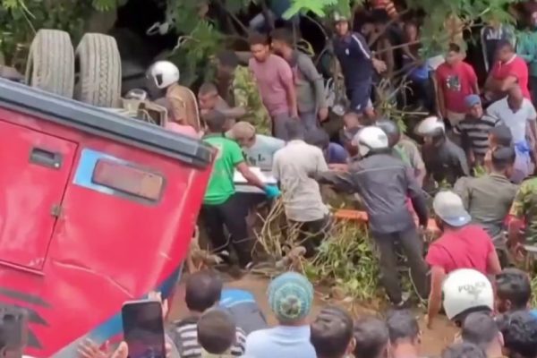 Sri Lanka Bus Plunge: A Tragic Cliffside Accident Claims 21 Lives