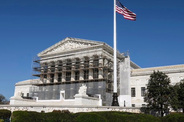 Supreme Court Temporarily Halts Biden-Era Protections for Venezuelan Migrants