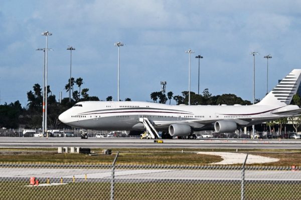 Trump’s New Air Force One: A Luxurious Gift with a Price Tag