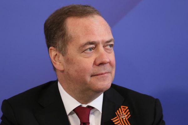 Medvedev’s Ultimatum Warning: A Roadblock to Ukraine Peace Talks?