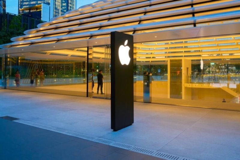Apple’s Tough Choice: 25% Tariffs or US Production?