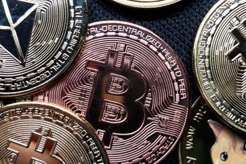 Altcoin Season Incoming? Van de Poppe Predicts Massive Gains for Ethereum, Dogecoin, and More