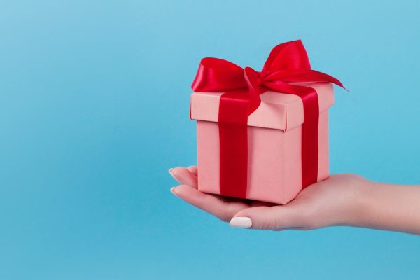 The Ultimate Gift Guide for the Amazing Host
