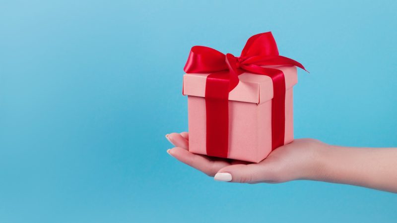 The Ultimate Gift Guide for the Amazing Host