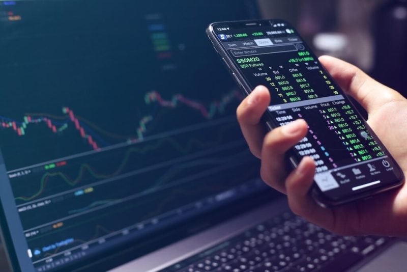 Monday Market Movers: Fox, NRG Energy, and DaVita in the Spotlight