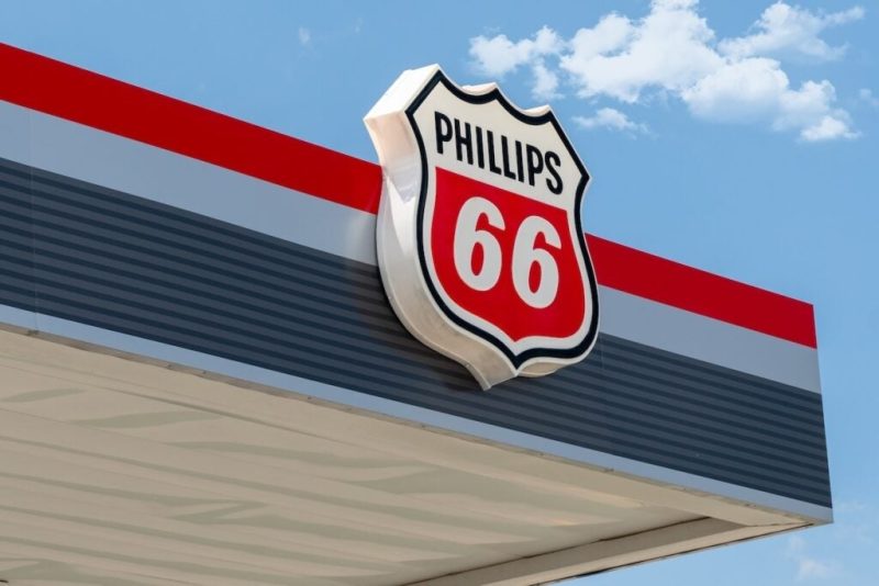 Elliott Management Wins Phillips 66 Proxy Fight: ISS Backs Board Nominees