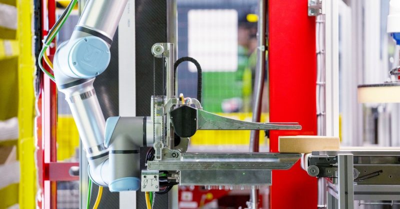 Amazon’s Vulcan: The Warehouse Robot That Can Feel