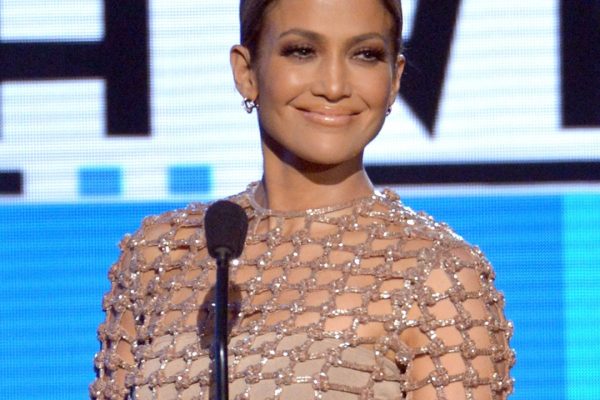 J.Lo’s AMA 2025 Comeback: Rehearsals, Injuries, and Icon Honors!