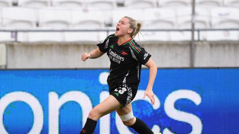 Alessia Russo Crowned FWA Women’s Player of the Year!