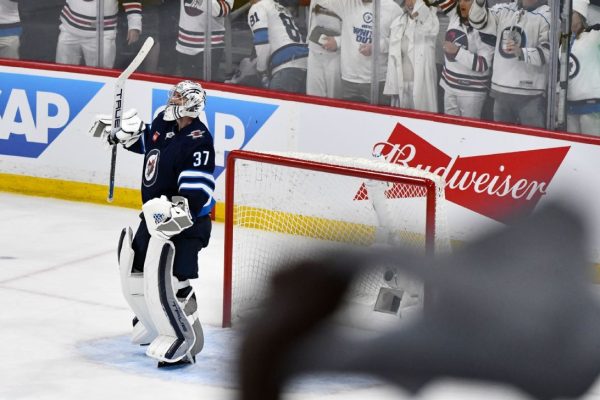 Hellebuyck’s Heroics Tie the Series: Jets Silence the Stars in Game 2