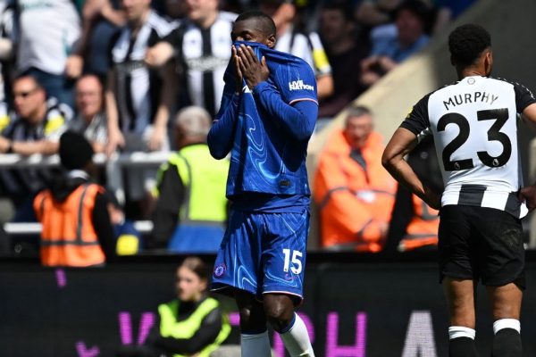 Chelsea’s Billion-Pound Gamble: One Red Card Away from Disaster?