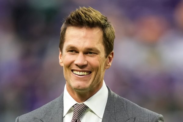 Tom Brady’s Heartwarming Lock Screen: A Dad’s Devotion on Full Display