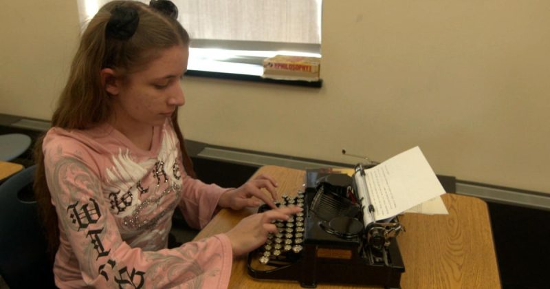 Tom Hanks’ Typewriter Kindness: A Lesson in Analog Connection