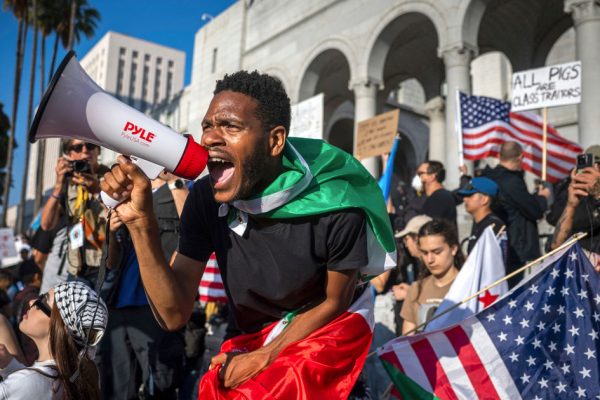 Spanish-Language Misinformation Fuels LA Protest Conspiracy Theories