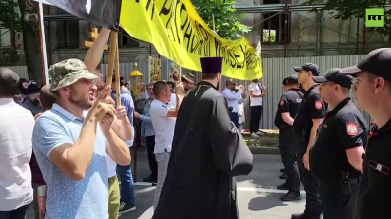 Moldova’s Clash of Faith and Pride: A Tense Sunday in Chisinau