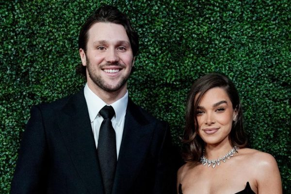 Hailee Steinfeld & Josh Allen’s Tech-Free Wedding: A Modern Romance in the Digital Age