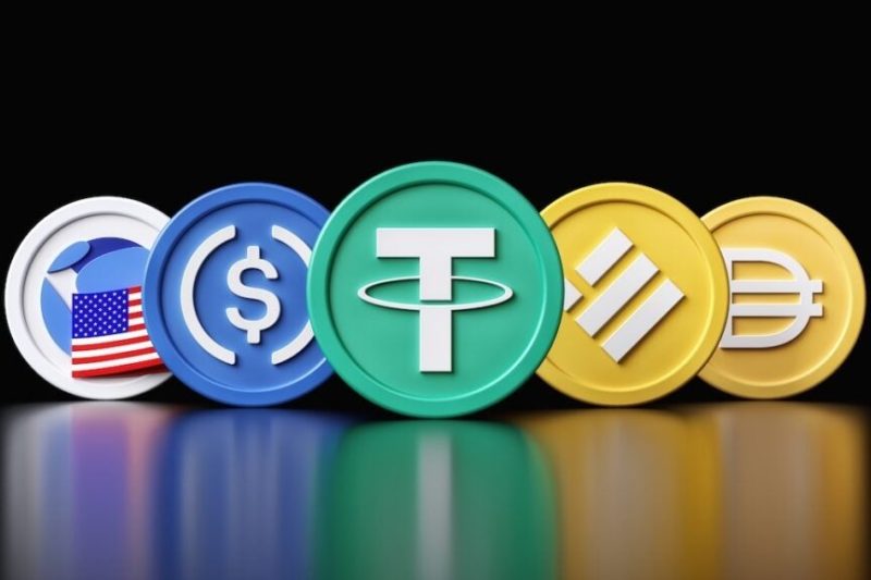Schiff vs. Stablecoins: Will They Save the Dollar’s Reign?