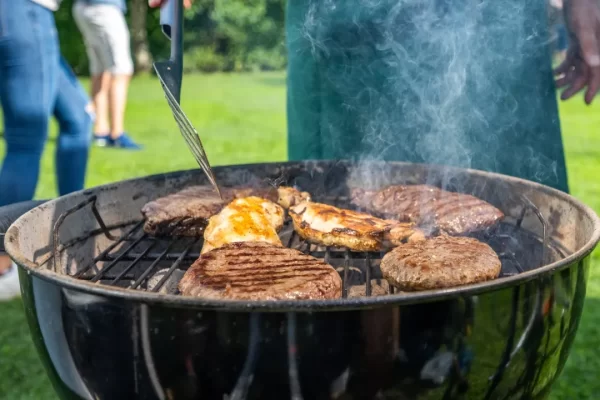 Ignite Dad’s Day: Why Charcoal Grilling Still Reigns Supreme