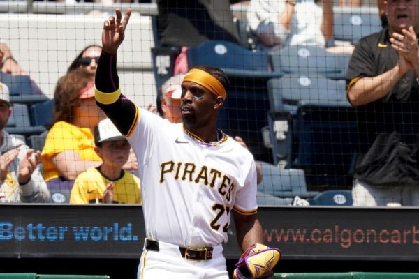 McCutchen Makes History: Surpasses Clemente on Pirates’ Home Run List!