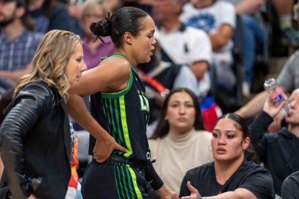 Lynx Advance to Commissioner’s Cup Final Despite Collier Injury Scare