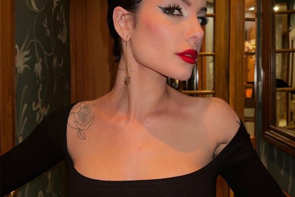 Halsey’s Quick Thinking Prevents Stage Disaster!