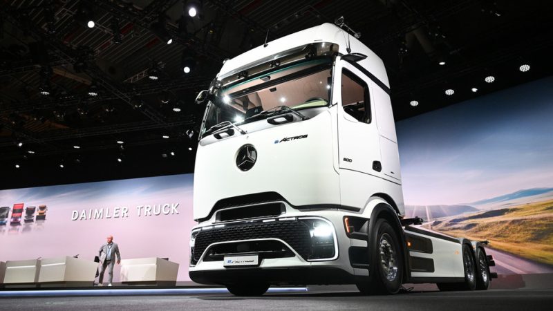 Russia Sanctions Daimler Truck: A Blow to German Industry and a Sign of Escalating Tensions?