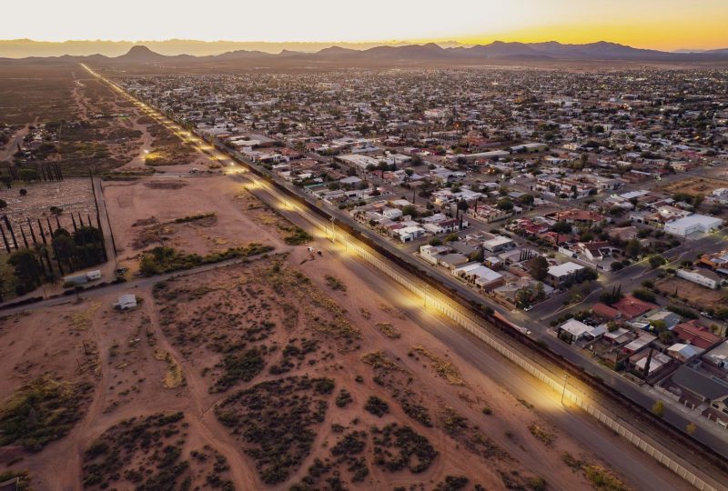 Arizona’s Democratic Primary: A Battle of the Outsiders