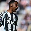 Liverpool’s Isak Pursuit Heats Up: A Transfer Saga Unfolds