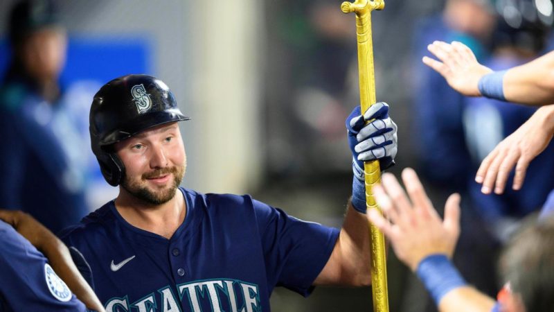 Raleigh’s Roar: Mariners’ Catcher Blasts 40th Homer, Secures Victory!