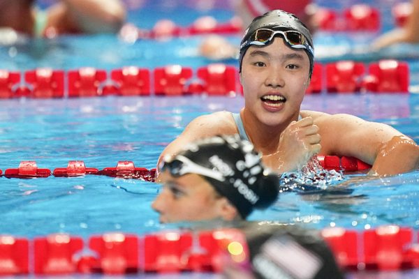 Yu Zidi: China’s 12-Year-Old Swimming Sensation – A Rising Star Navigating Global Fame