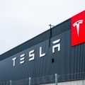Tesla Insiders’ Mass Exodus: Over 50% Equity Dumped – What Does It Mean?