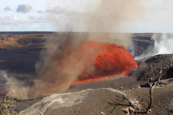 Kilauea’s Fiery Comeback: Lava Fountains Reignite in Hawaii
