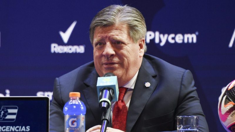 Piojo Herrera’s Rocky Start with Costa Rica: Will He Survive?